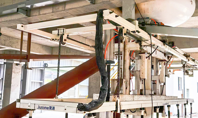 Nosta kaatavan käsivarren laite